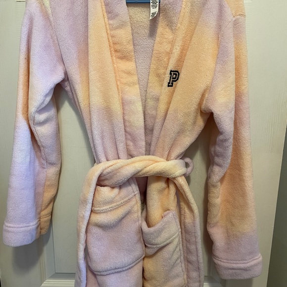 Victoria Secret Pink Robe - Picture 2 of 4